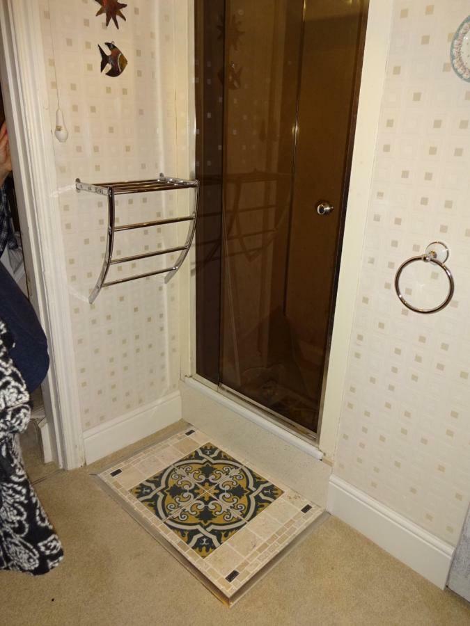 Victorian Gate House Own Bathroom Solihull Exterior photo
